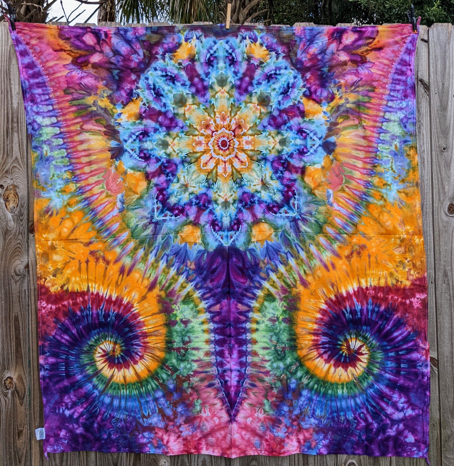 Tapestries and Decor