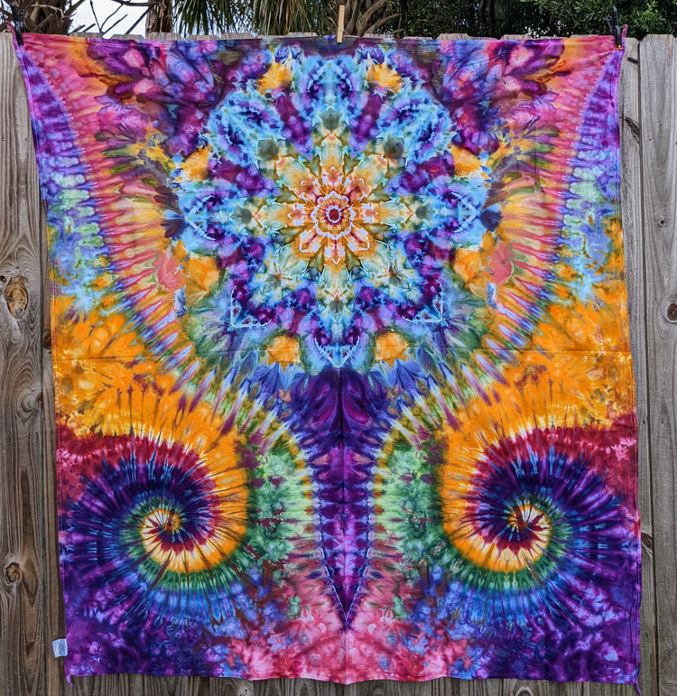 Tapestries and Decor